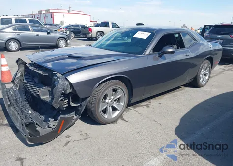 2018 Dodge Challenger Sxt z USA, uszkodzony, nr VIN 2C3CDZAG1JH328188